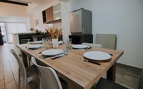Mendoza Apartments